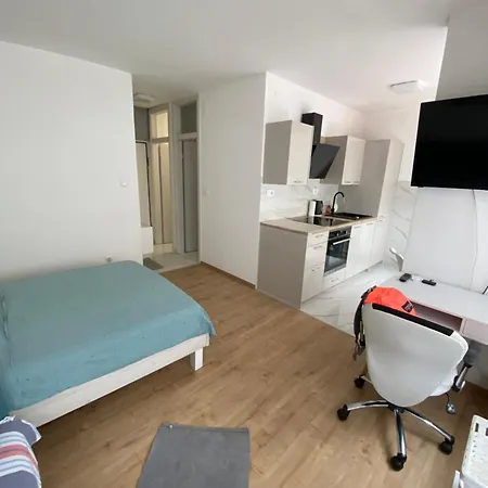 Paula Apartment Split